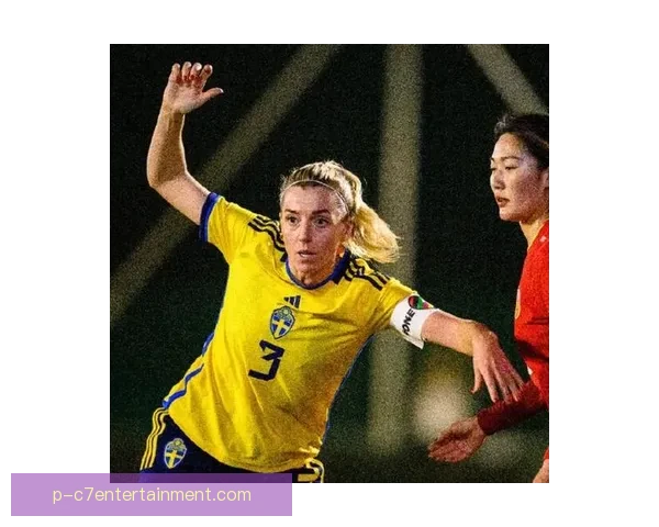雷纳德女足传奇中卫依旧巅峰状态稳健守护球队防线 雷纳德女足传奇中卫依旧巅峰状态稳健守护球队防线
